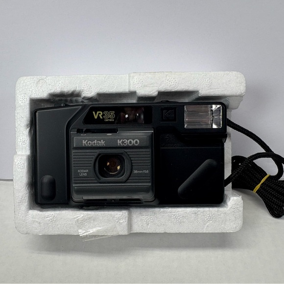 NEW Old Stock Kodak K300 35mm Film Camera Kodar lens 38mm f 5.6